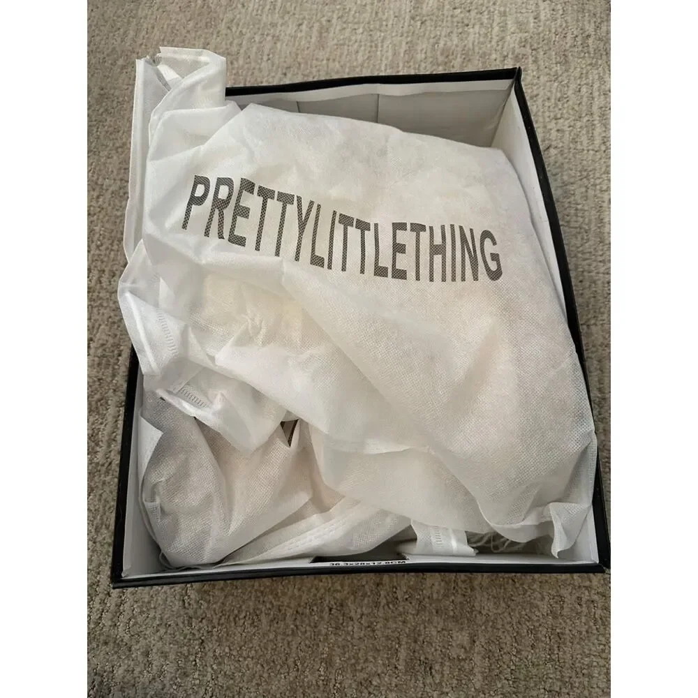 NWT PrettyLittleThing Cream Faux Fur Platform Boots Size 9 Cozy Winter Chunky